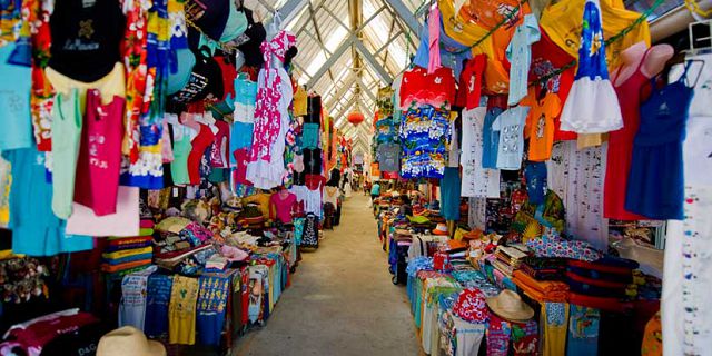 Grand baie bazaar mauritius (1)